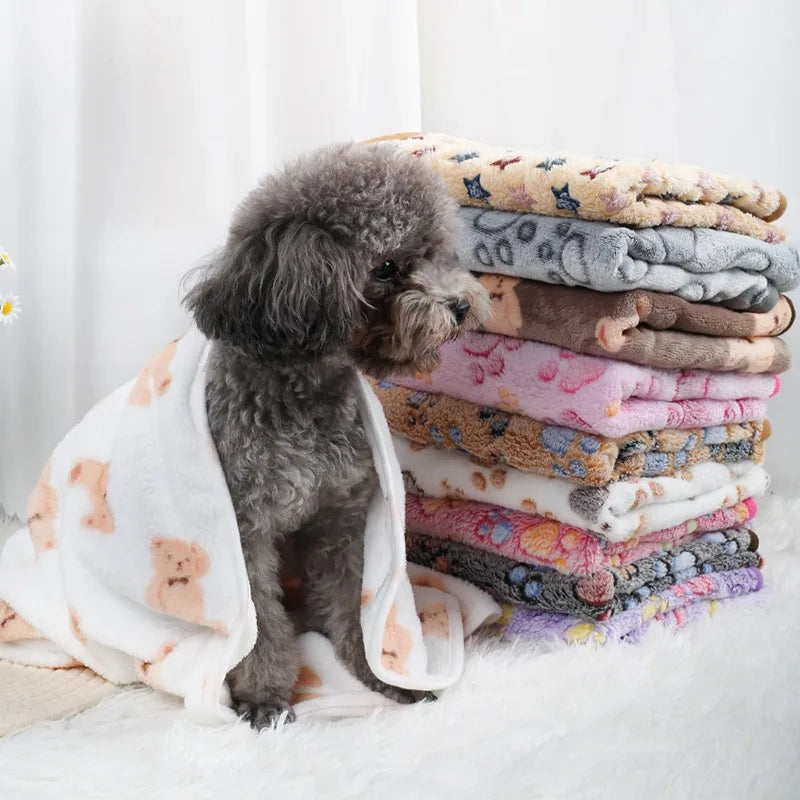 Couverture douce en flanelle pour chien à motif pattes, coloris marron